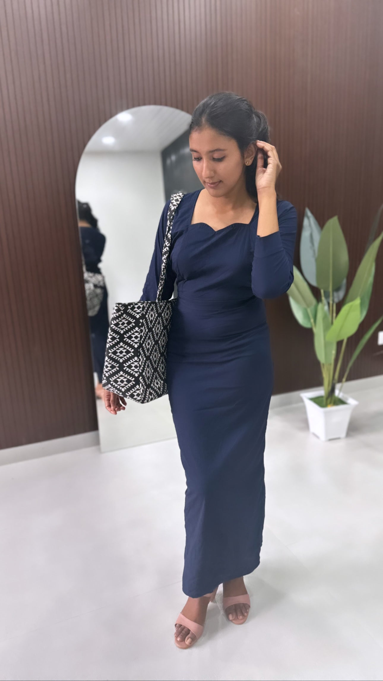 Lassu body- con skirt and top combo