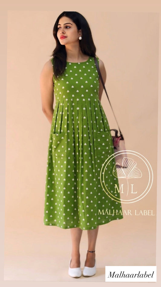 Ben   Dress:sleeves Available