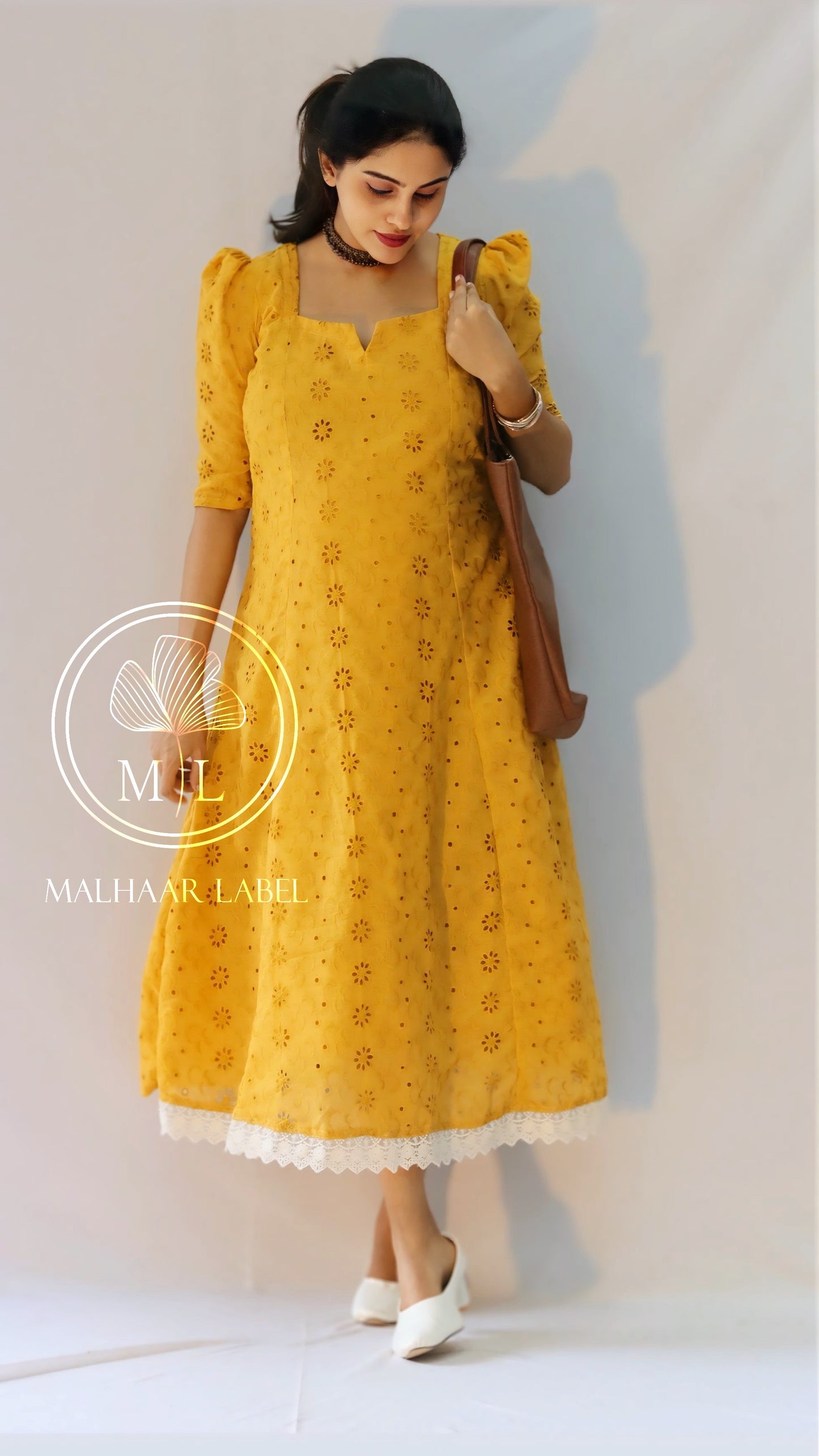 Saira  HAKOBA  Dress with Lace Boarder