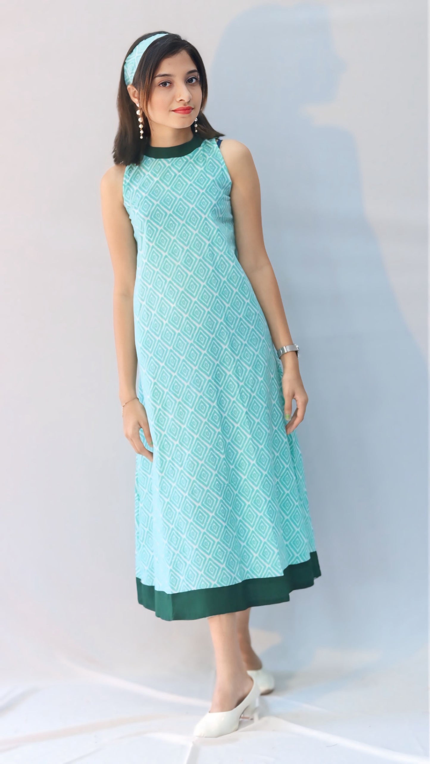 Asso  Dress - Sleeves inside