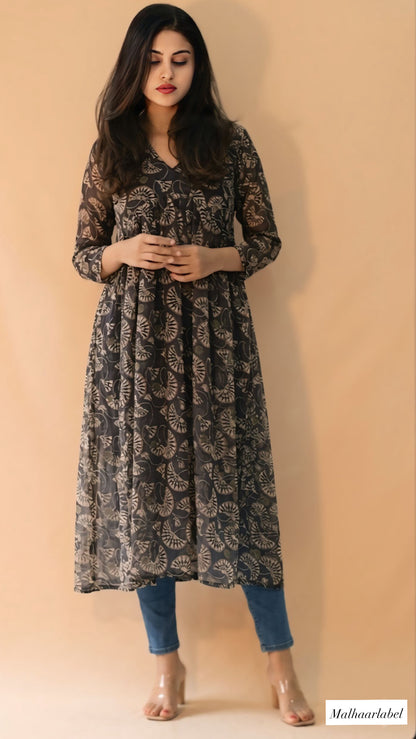 Kesia  Georgette  Slit Kurti